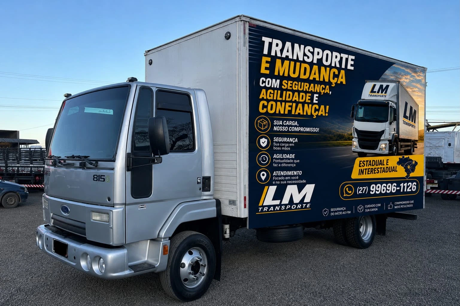 Caminhão LM Transporte em estrada